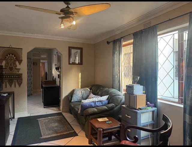6 BEDROOM FREESTANDING FOR SALE IN MEER EN SEE